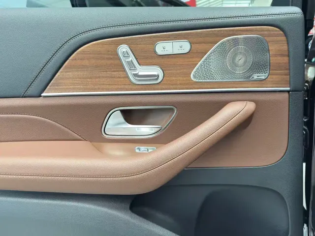 Mercedes-Benz GLS-Class — Фото автомобиля 14