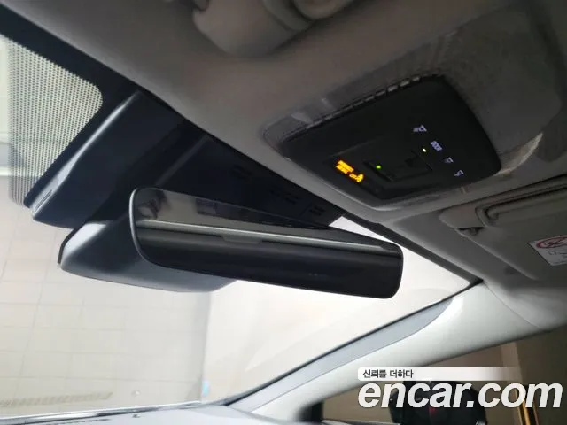 Toyota Prius 5th Gen — Фото автомобиля 12