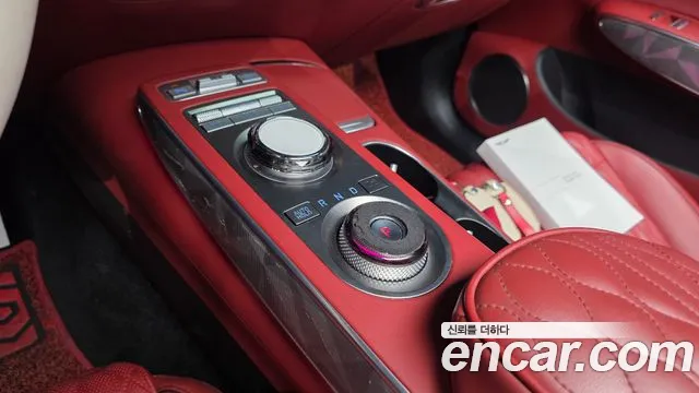 Genesis GV70 — Фото автомобиля 12