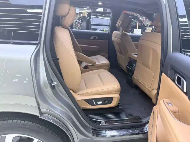 Li Auto ONE — Фото автомобиля 7