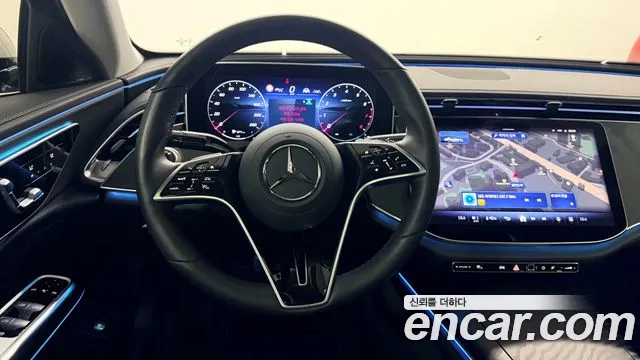 Mercedes-Benz E-Class — Фото автомобиля 20