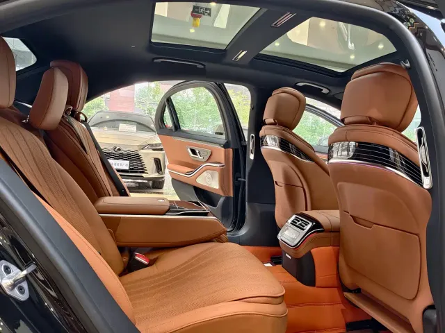 Mercedes-Benz S-Class — Фото автомобиля 10