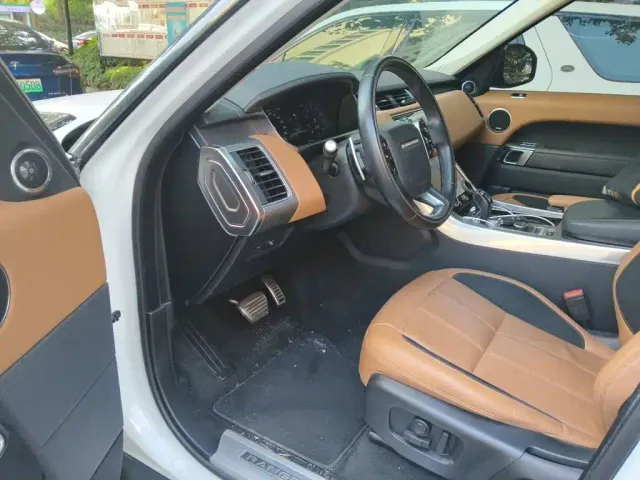 Land Rover Range Rover Sport 2022 3.0 L6 Gloss Black Edition — Фото автомобиля 17