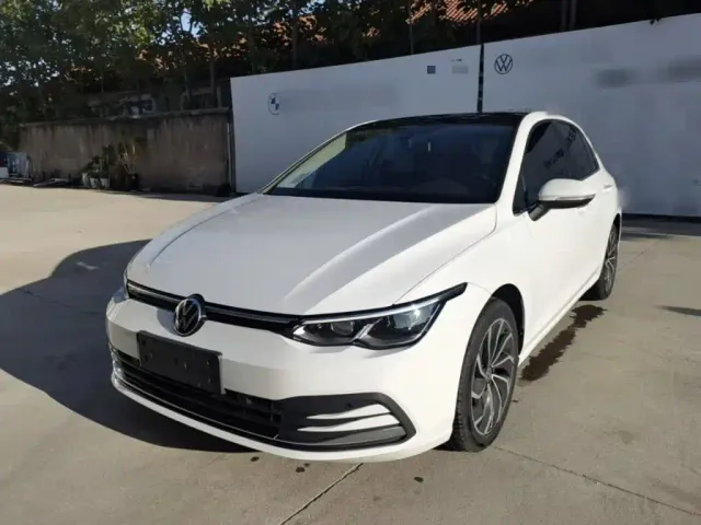 Фотография автомобиля — Volkswagen Golf