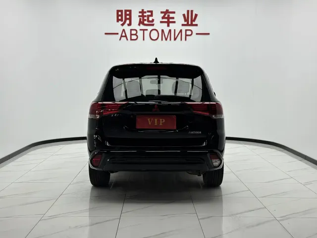 Mitsubishi Outlander — Фото автомобиля 10