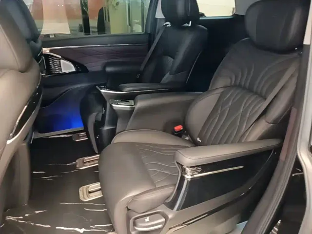 GAC Trumpchi M8 — Фото автомобиля 16