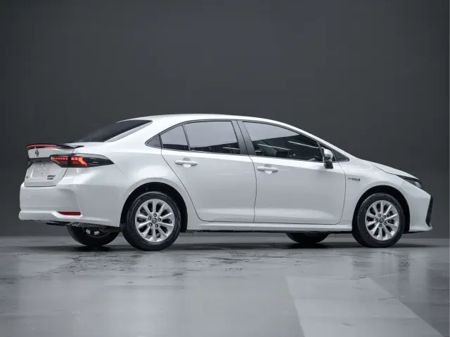 Toyota Corolla — Фото автомобиля 10