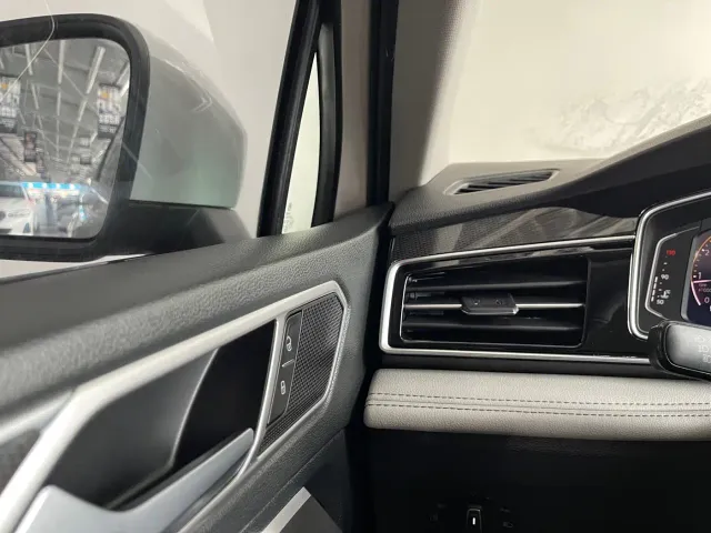 Volkswagen Tiguan L — Фото автомобиля 21