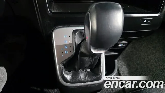 Hyundai Staria Staria Карго 3 места — Фото автомобиля 9
