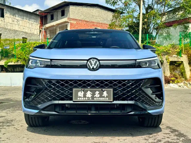 Volkswagen Tiguan L — Фото автомобиля 2