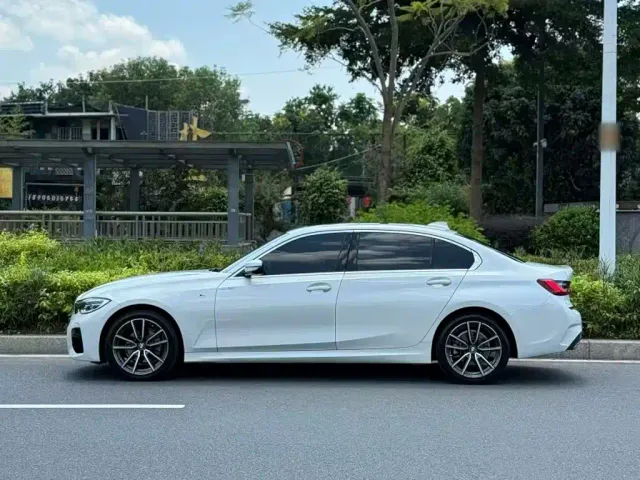 BMW 3 Series — Фото автомобиля 24