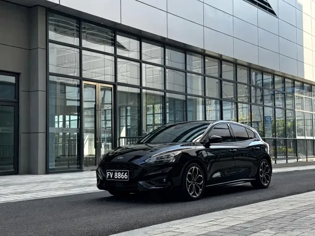 Фотография автомобиля — Ford Focus