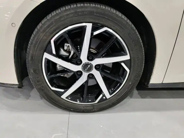 BYD Seal 07 DM-i — Фото автомобиля 22