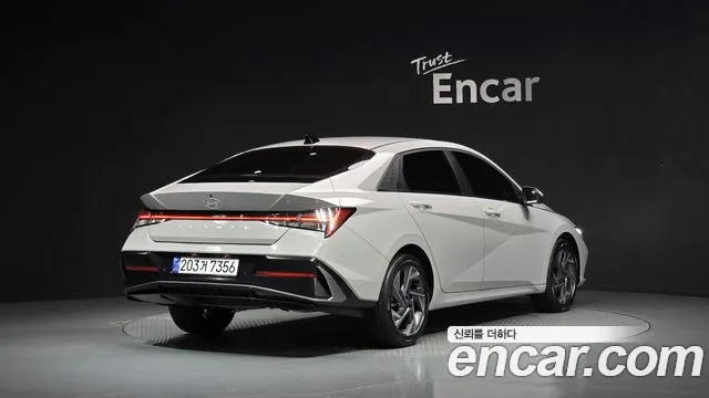 Hyundai Avante CN7 — Фото автомобиля 2