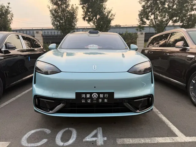 Aito M6 — Фото автомобиля 2