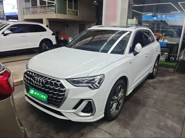 Фотография автомобиля — Audi Q3