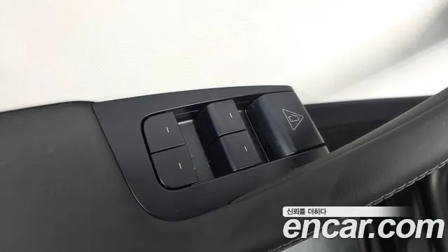 Tesla Model Y — Фото автомобиля 27