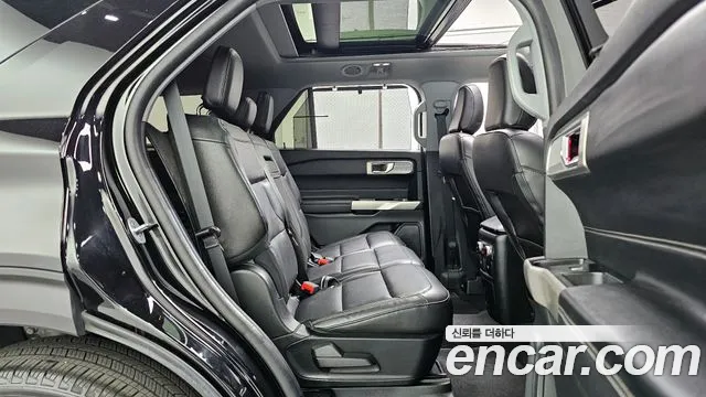 Ford Explorer Generation 6 — Фото автомобиля 11