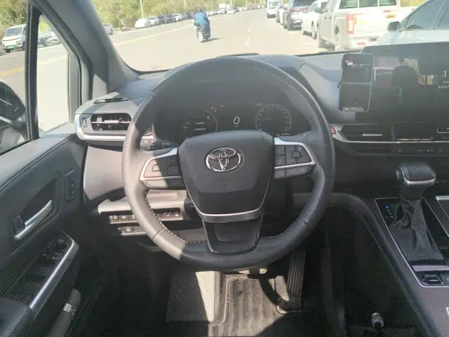 Toyota Granvia — Фото автомобиля 15