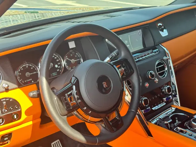 Rolls-Royce Cullinan — Фото автомобиля 12