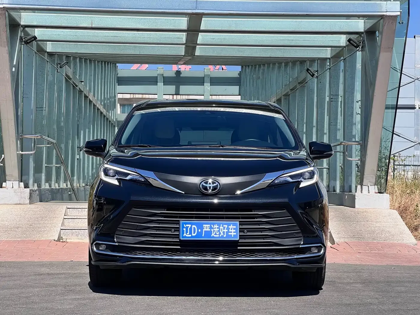Toyota Toyota Sienna 2026 Model 2.5L Hybrid 2WD Comfort Edition — Фото автомобиля 2