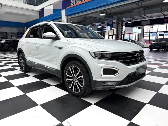 Volkswagen T-Roc — Фото автомобиля 3
