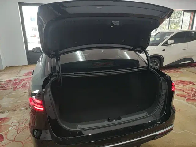 Geely Galaxy Stellar 6 — Фото автомобиля 18
