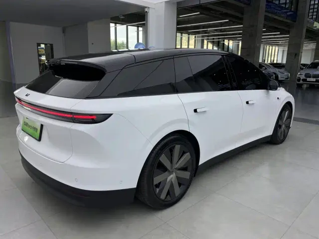 Li Auto i6 — Фото автомобиля 5