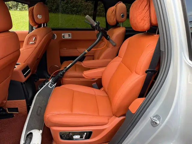 Li Auto L9 — Фото автомобиля 12