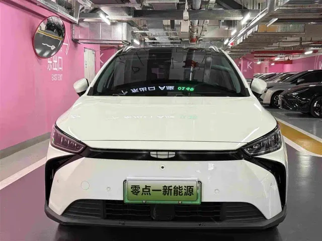 Geely Geometry M6 — Фото автомобиля 2