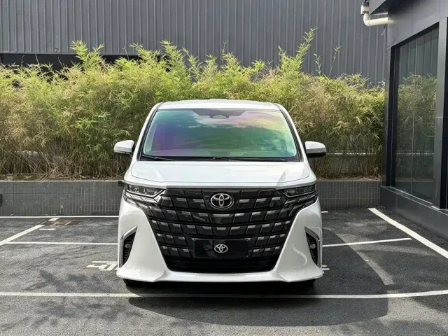 Фотография автомобиля — Toyota Alphard