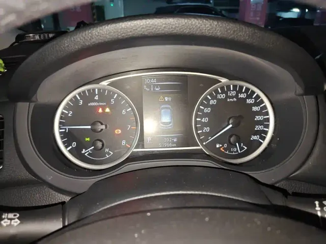 Nissan Tiida — Фото автомобиля 12