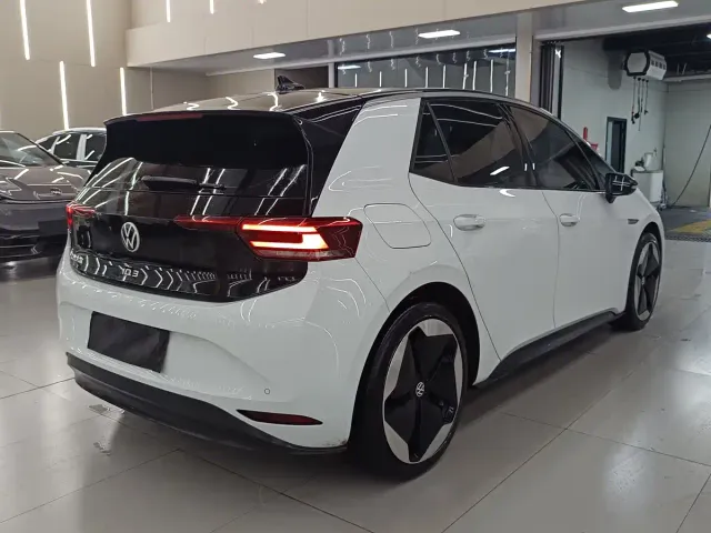 Volkswagen ID.3 — Фото автомобиля 4