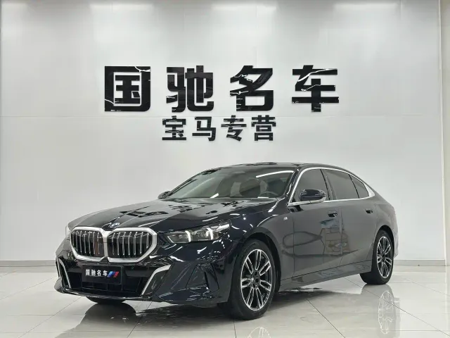 Фотография автомобиля — BMW 5 Series