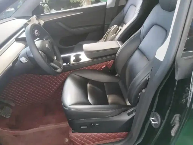 Tesla Model Y — Фото автомобиля 14