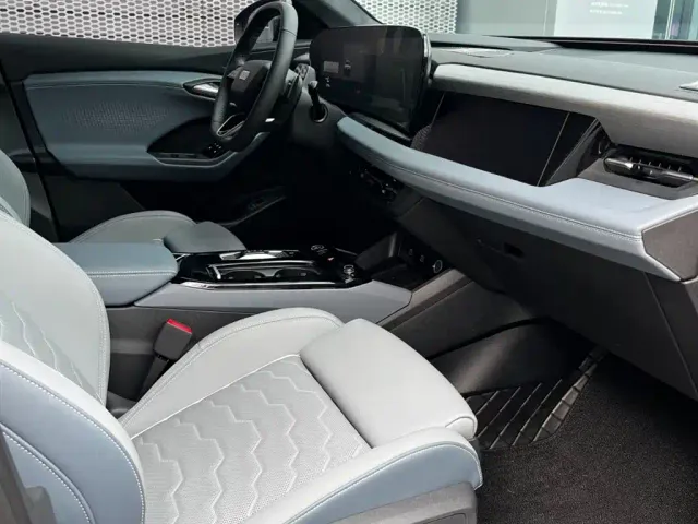 Audi Q6L e-tron — Фото автомобиля 21