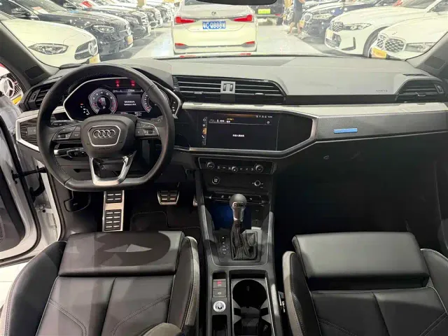 Audi Q3 — Фото автомобиля 13