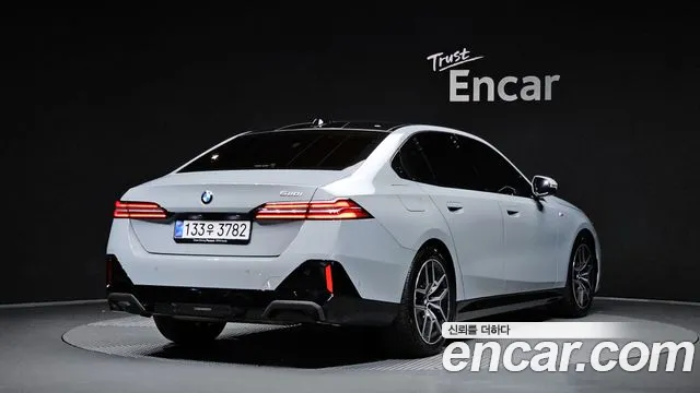 BMW 5 Series G60 — Фото автомобиля 2