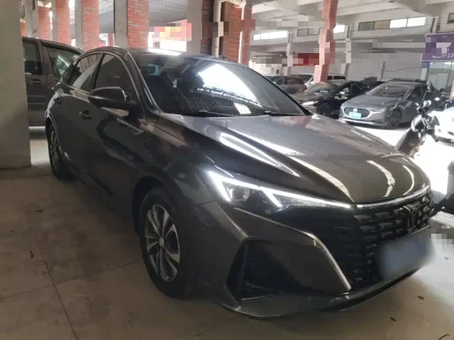 Changan Eado — Фото автомобиля 3