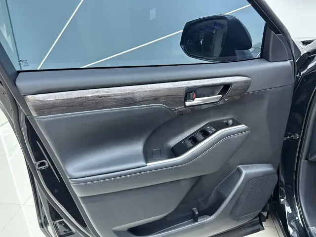 Toyota Crown Kluger — Фото автомобиля 7