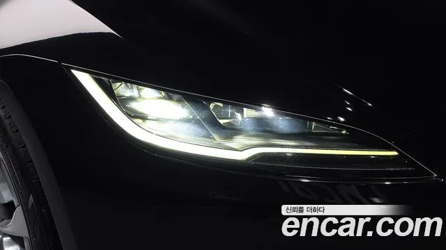 Tesla Model 3 — Фото автомобиля 7