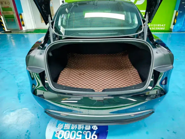 Tesla Model 3 — Фото автомобиля 18