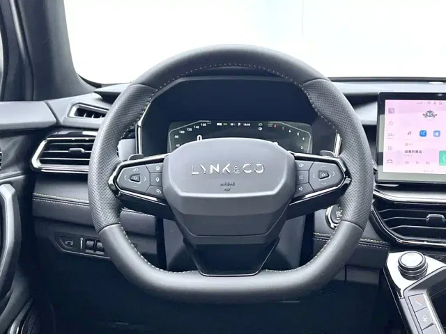 Lynk & Co 06 — Фото автомобиля 16