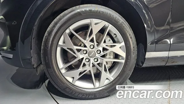 Genesis GV70 — Фото автомобиля 5