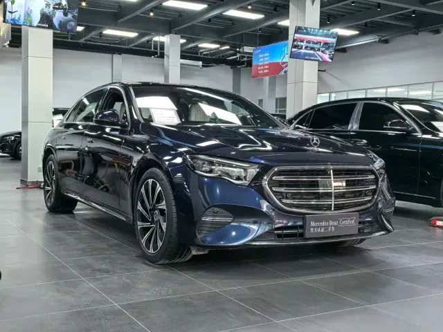 Mercedes-Benz E-Class — Фото автомобиля 4