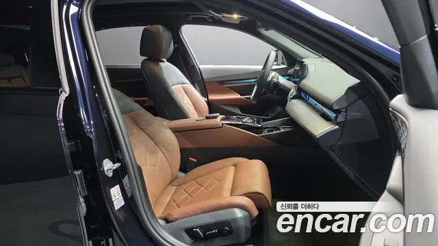 BMW 5-Series 5 серия (G60) 530i xDrive M Sport Pro Special Edition — Фото автомобиля 26
