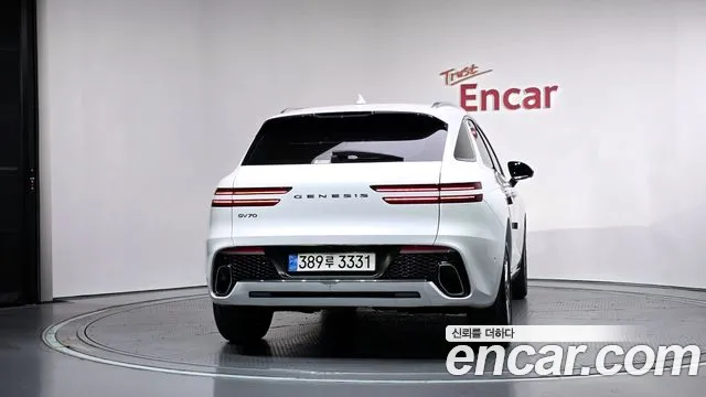 Genesis GV70 — Фото автомобиля 4