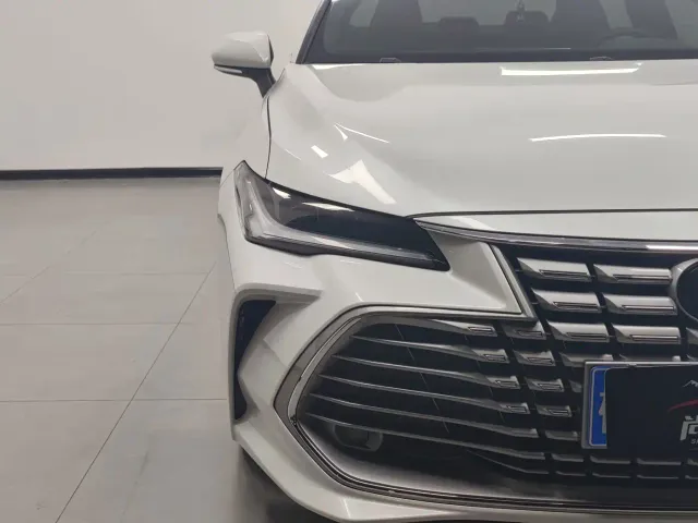 Toyota Avalon — Фото автомобиля 6