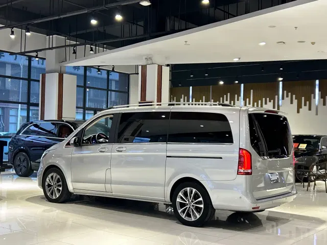 Mercedes-Benz V-Class — Фото автомобиля 28