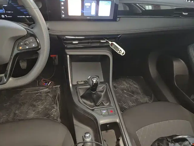 Roewe i5 — Фото автомобиля 9